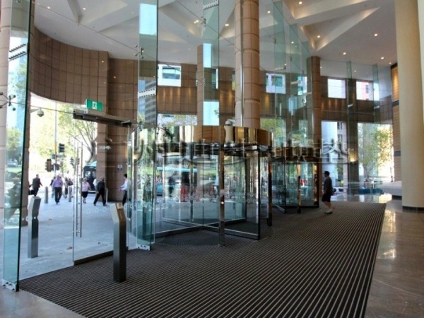 澳大利亚墨尔本澳大利亚政府办公室Casselden是一个现代“级A'商业建筑，位于墨尔本的中央商务区议会选区。Casselden广场2朗斯代尔街（Spring街的拐角处）墨尔本VIC 3001包括地面水平办公大楼的大堂和咖啡厅，39级的办公地方及3层地下车库。Casselden目前正在经历一个重大的门厅，地下室和核心服务的翻新。 